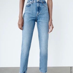 Zara  (HIGH RISE SLIM JEANS Used couple time in good condition
